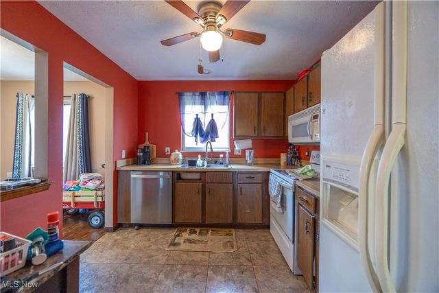 8574 Fairlane Drive, Olmsted Twp, OH 44138