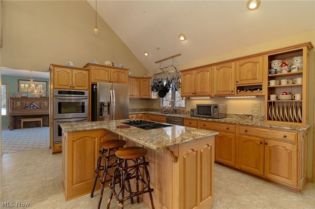 1200 River Road, Hinckley, OH 44233