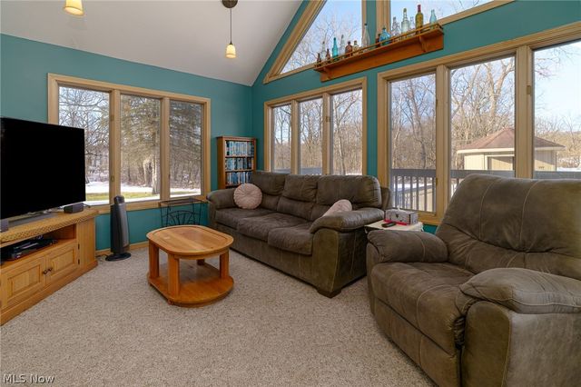 1200 River Road, Hinckley, OH 44233