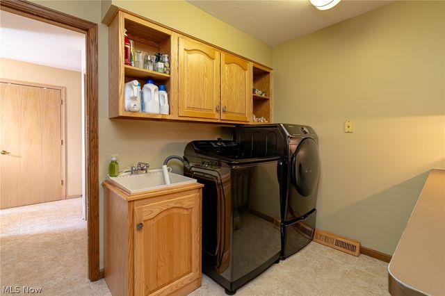 1200 River Road, Hinckley, OH 44233