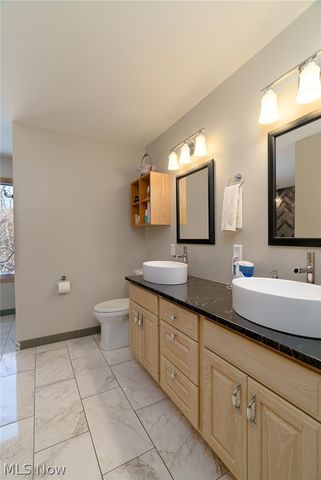 1200 River Road, Hinckley, OH 44233