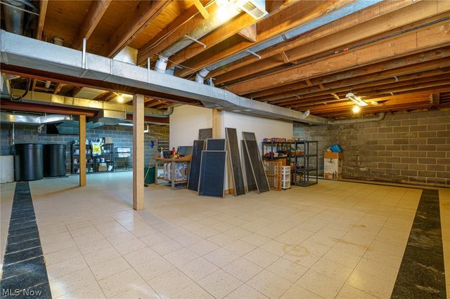 1200 River Road, Hinckley, OH 44233