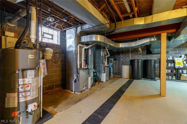 1200 River Road, Hinckley, OH 44233