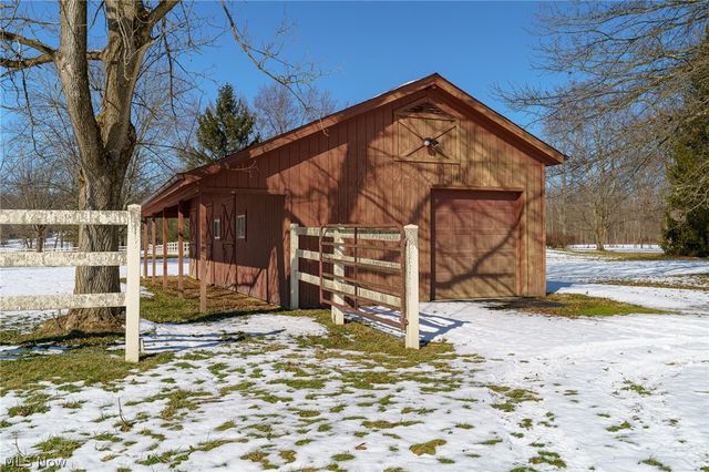 1200 River Road, Hinckley, OH 44233