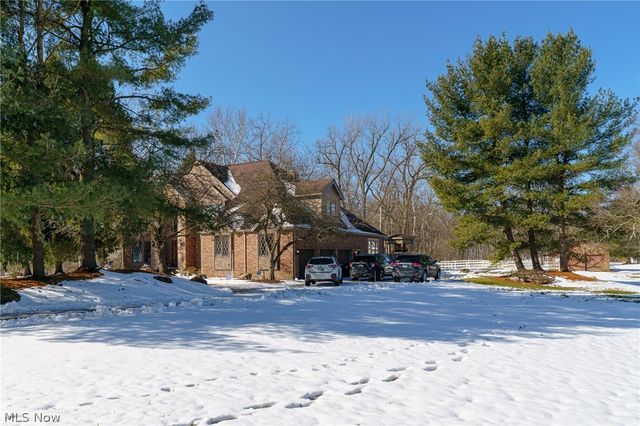 1200 River Road, Hinckley, OH 44233