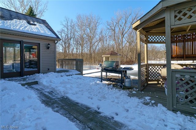 1200 River Road, Hinckley, OH 44233