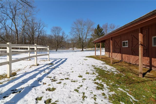 1200 River Road, Hinckley, OH 44233