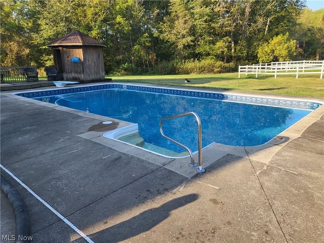 1200 River Road, Hinckley, OH 44233