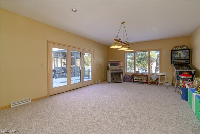 1200 River Road, Hinckley, OH 44233