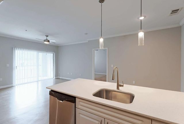 10505 S I-35 Frontage RD 527, Austin, TX 78747