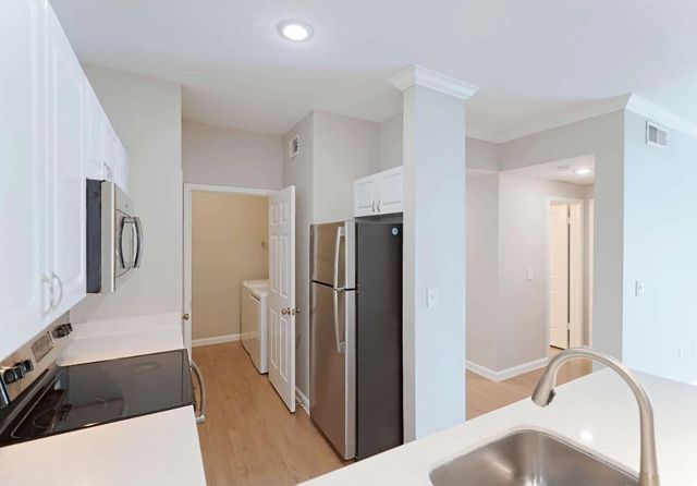 10505 S I-35 Frontage RD 527, Austin, TX 78747