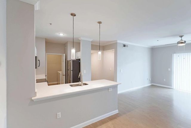 10505 S I-35 Frontage RD 527, Austin, TX 78747