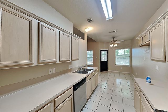 285 Mesa View, Conroe, TX 77316