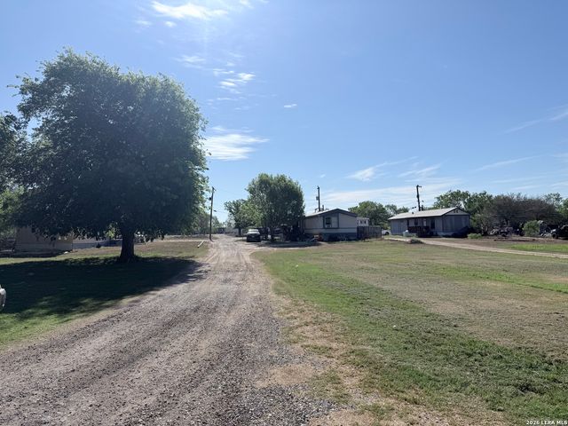 5830 Mount Olive, Adkins, TX 78101