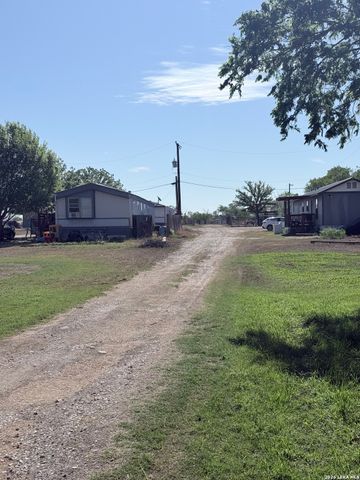 5830 Mount Olive, Adkins, TX 78101