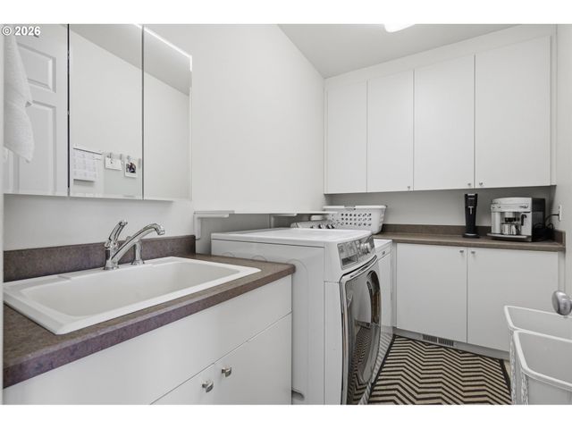 191 N LOTUS BEACH Dr, Portland, OR 97217