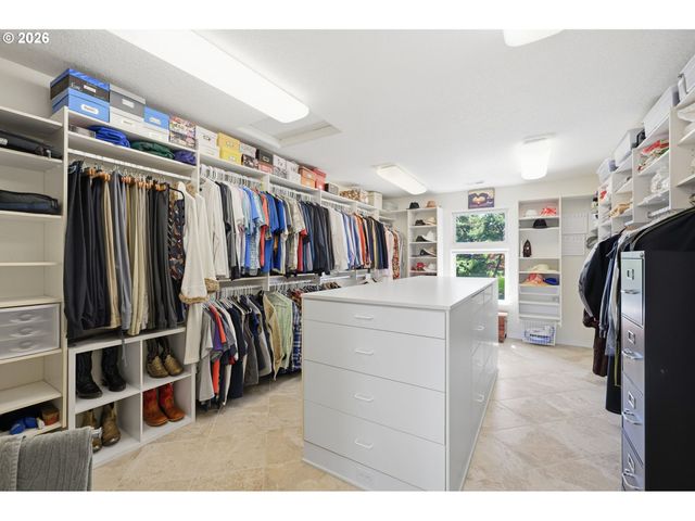 191 N LOTUS BEACH Dr, Portland, OR 97217