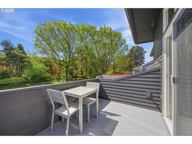 191 N LOTUS BEACH Dr, Portland, OR 97217