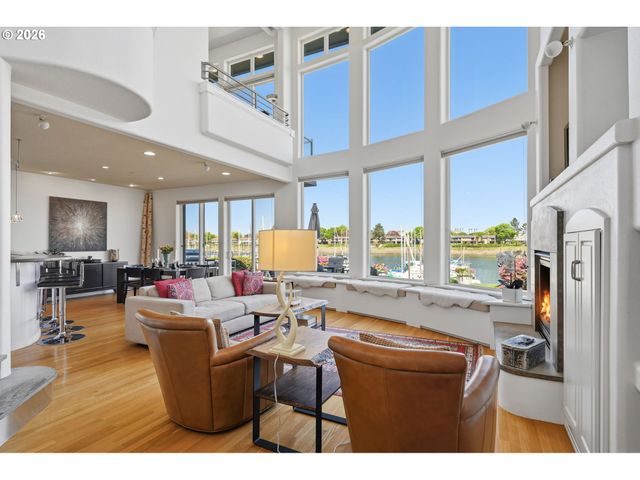 191 N LOTUS BEACH Dr, Portland, OR 97217