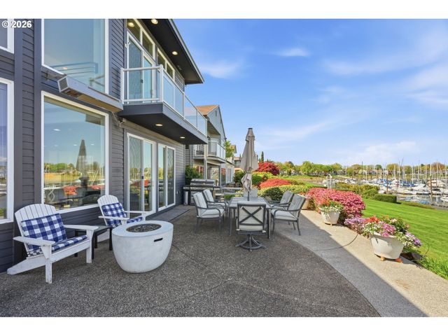 191 N LOTUS BEACH Dr, Portland, OR 97217