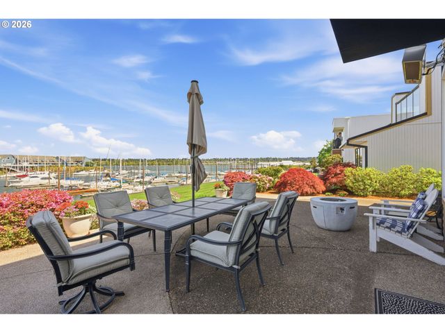 191 N LOTUS BEACH Dr, Portland, OR 97217