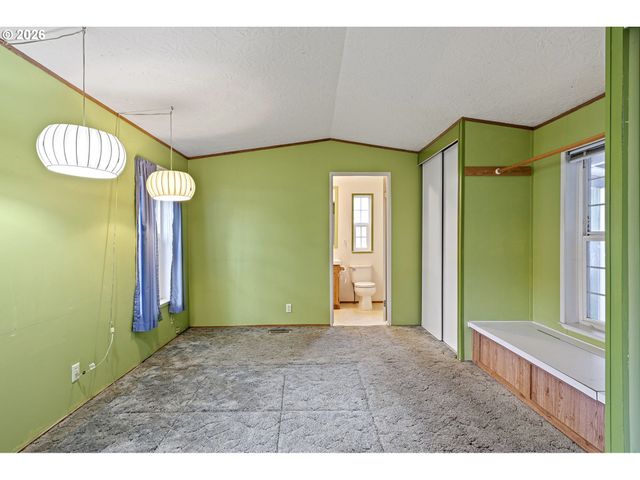 375 LACASA St 103, Eugene, OR 97402