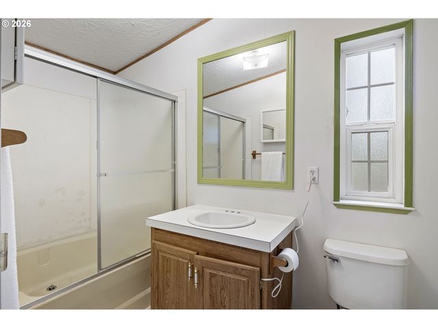 375 LACASA St 103, Eugene, OR 97402