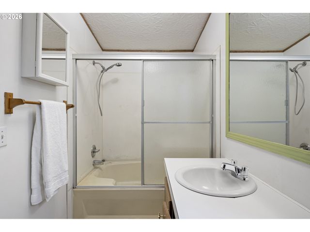 375 LACASA St 103, Eugene, OR 97402