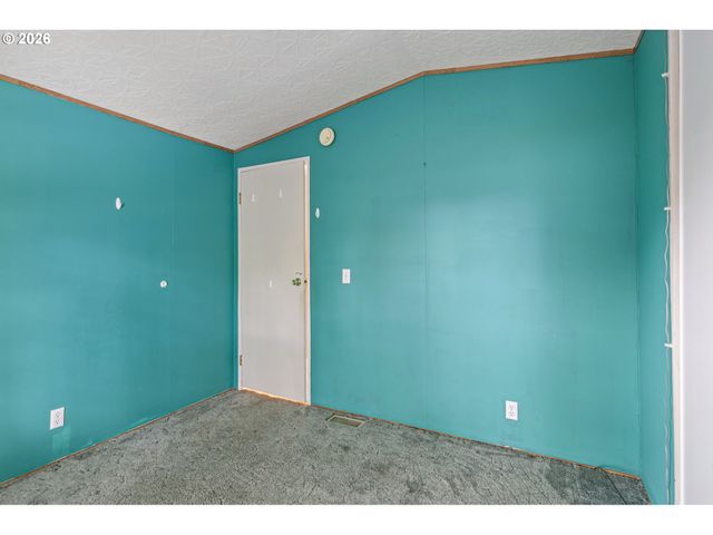 375 LACASA St 103, Eugene, OR 97402