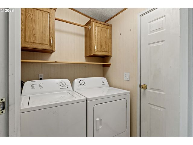 375 LACASA St 103, Eugene, OR 97402