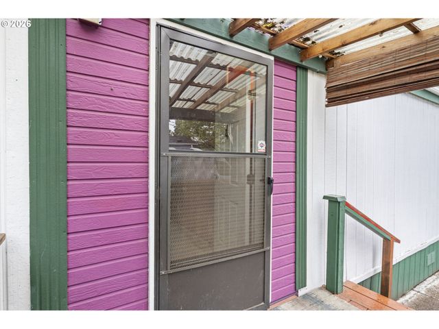 375 LACASA St 103, Eugene, OR 97402