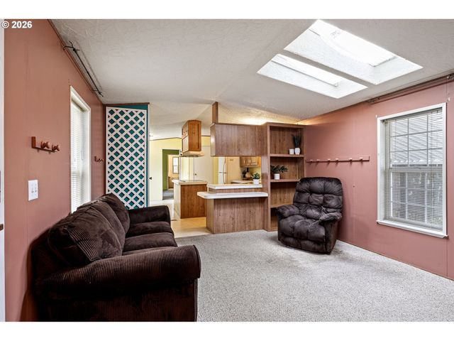 375 LACASA St 103, Eugene, OR 97402