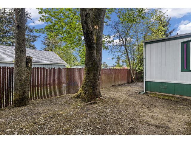 375 LACASA St 103, Eugene, OR 97402