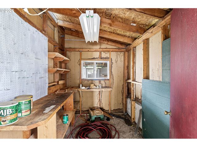 375 LACASA St 103, Eugene, OR 97402