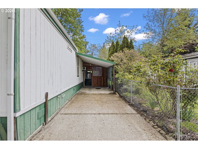 375 LACASA St 103, Eugene, OR 97402