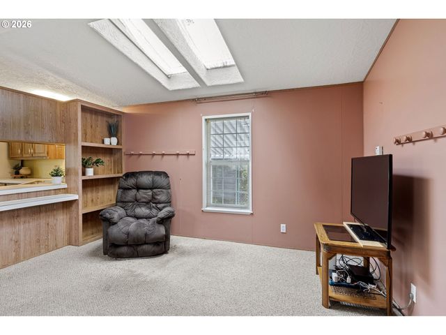 375 LACASA St 103, Eugene, OR 97402