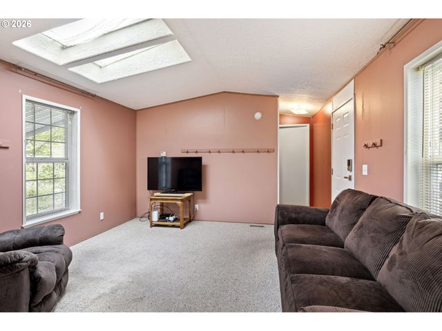 375 LACASA St 103, Eugene, OR 97402