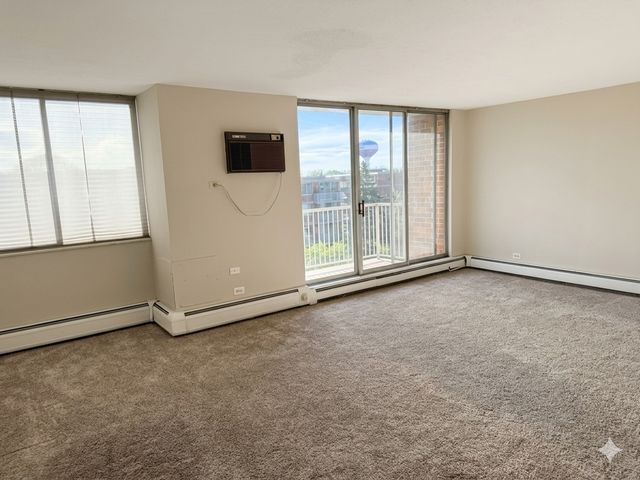 2211 S Stewart Avenue 6A, Lombard, IL 60148