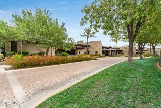 13335 W MILTON Drive, Peoria, AZ 85383