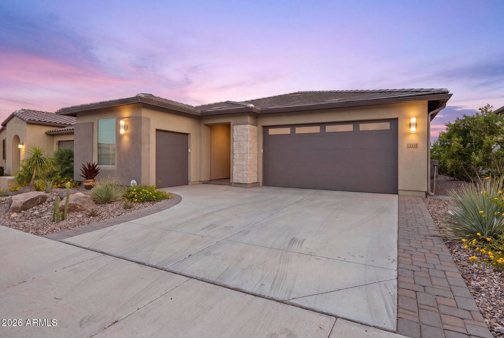 13335 W MILTON Drive, Peoria, AZ 85383 — photo 2
