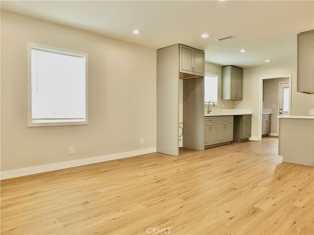 1335 W Burnett, Long Beach, CA 90810
