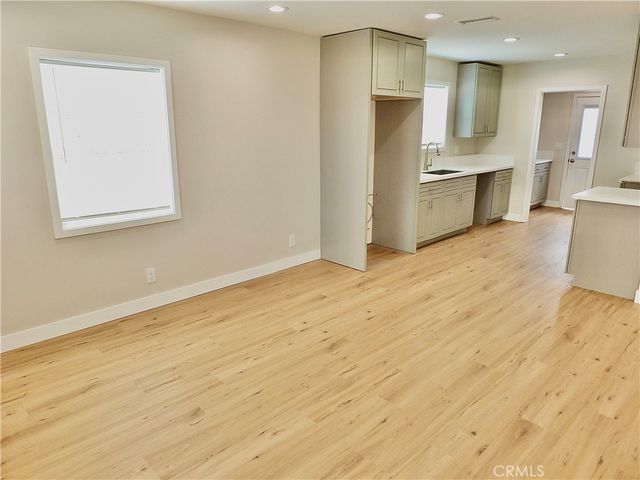 1335 W Burnett, Long Beach, CA 90810