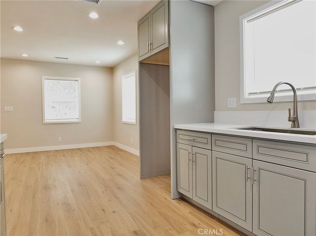 1335 W Burnett, Long Beach, CA 90810