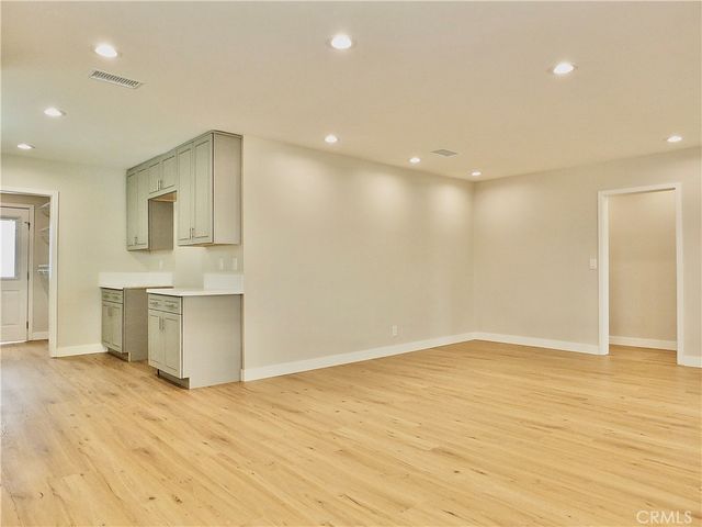 1335 W Burnett, Long Beach, CA 90810
