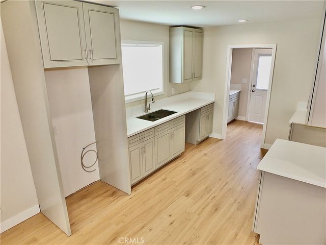1335 W Burnett, Long Beach, CA 90810