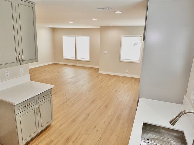 1335 W Burnett, Long Beach, CA 90810