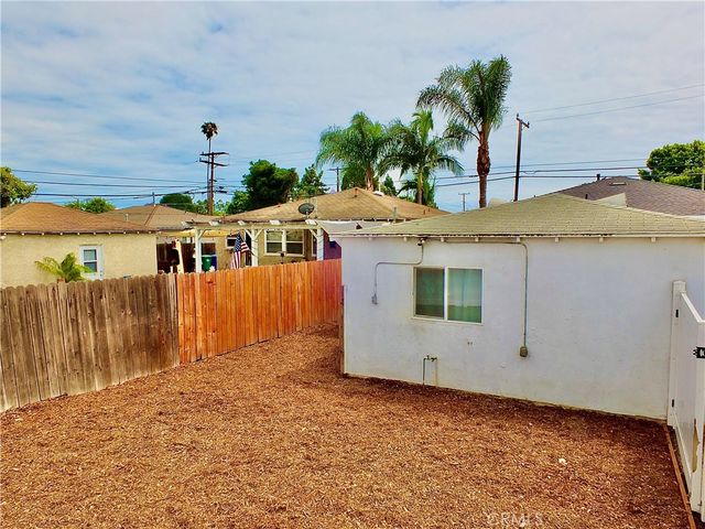 1335 W Burnett, Long Beach, CA 90810