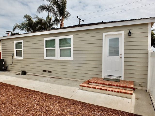 1335 W Burnett, Long Beach, CA 90810