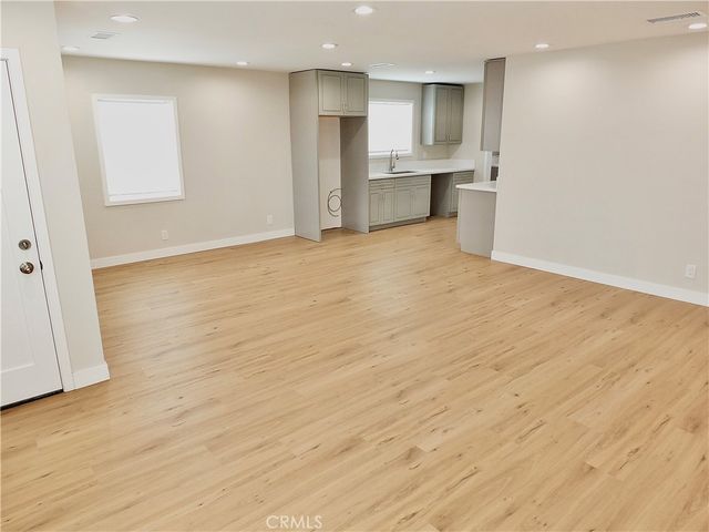 1335 W Burnett, Long Beach, CA 90810