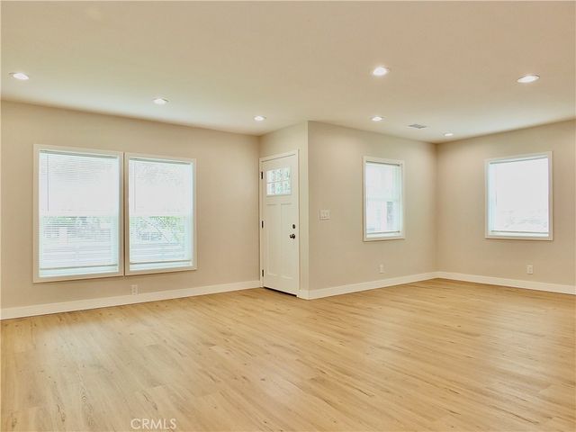 1335 W Burnett, Long Beach, CA 90810